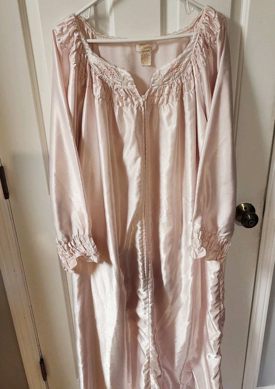 Vtg Ilise Stevens Statin Pink Long Zipper Robe Sz L Lace Collar Embroidered