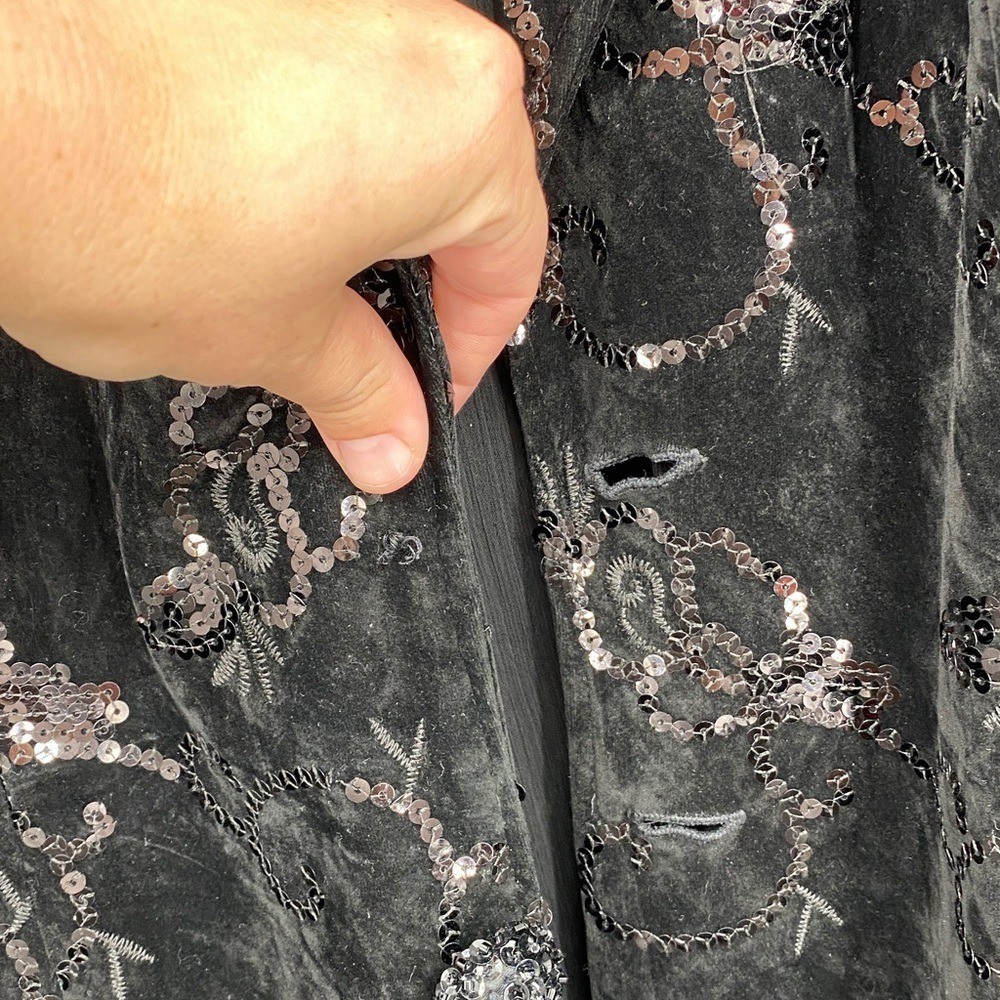 Vintage Isabel Women’s Black Velvet Sequin Embroidered Jacket Size XL Whimsygoth