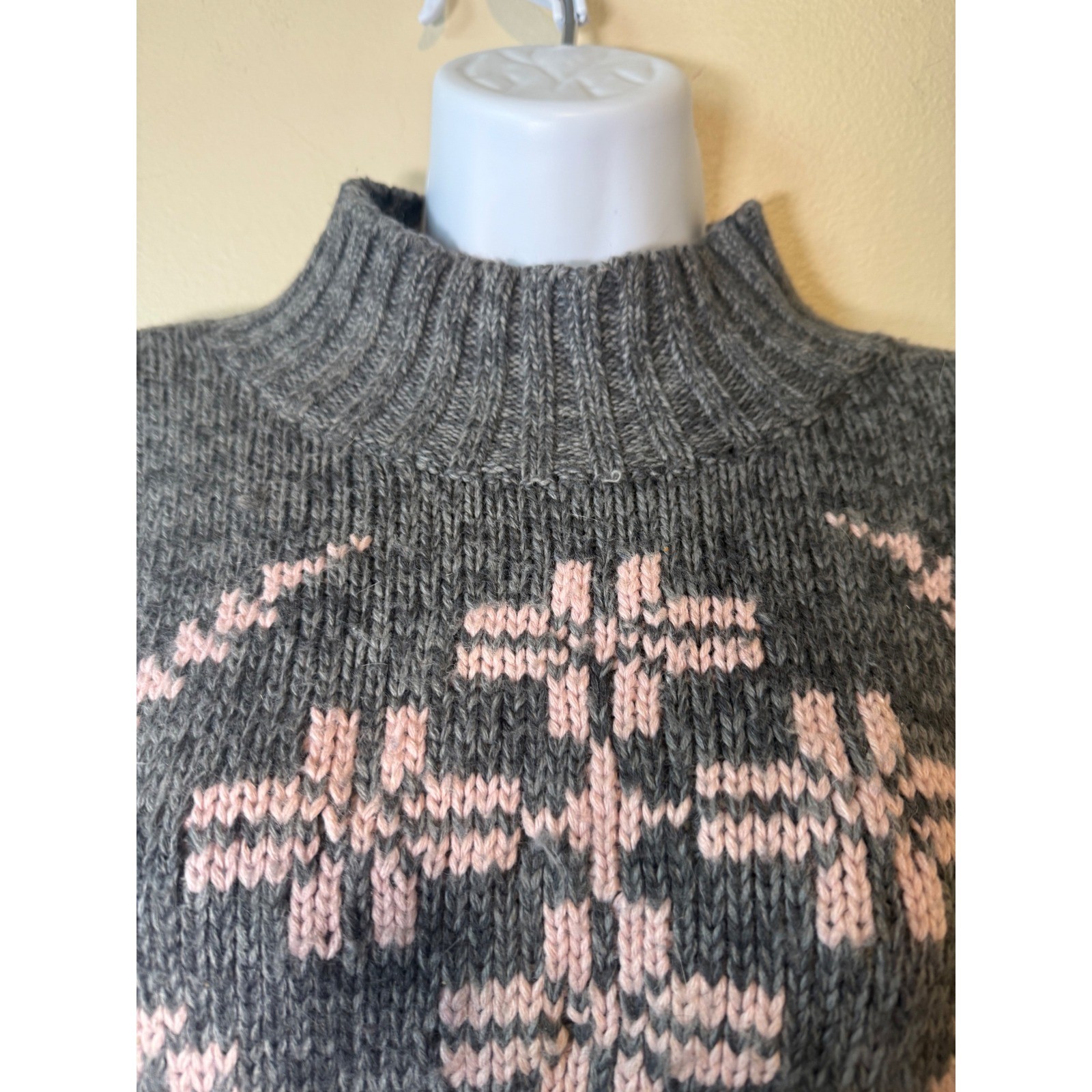 Vintage Best American Clothing Co. Gray Pink Wool Blend Snowflake Sweater M Ski