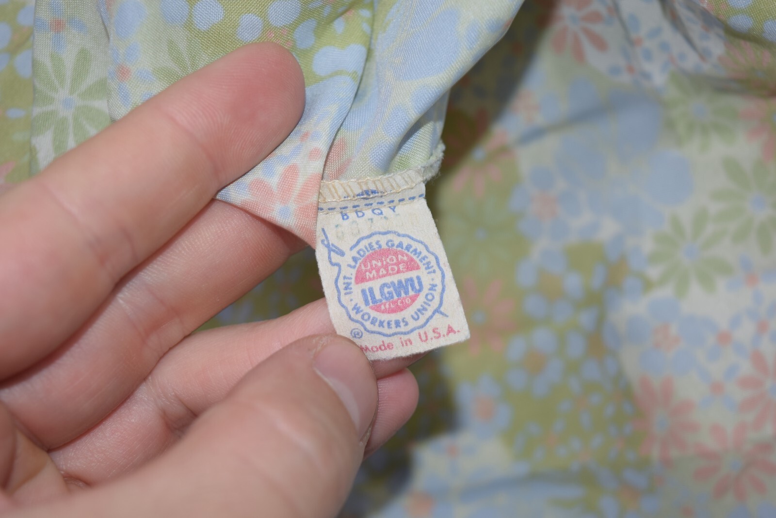 Vintage 70s Blouse Womens S 6 Floral Button Up Hippy Dagger Collar Flower Power