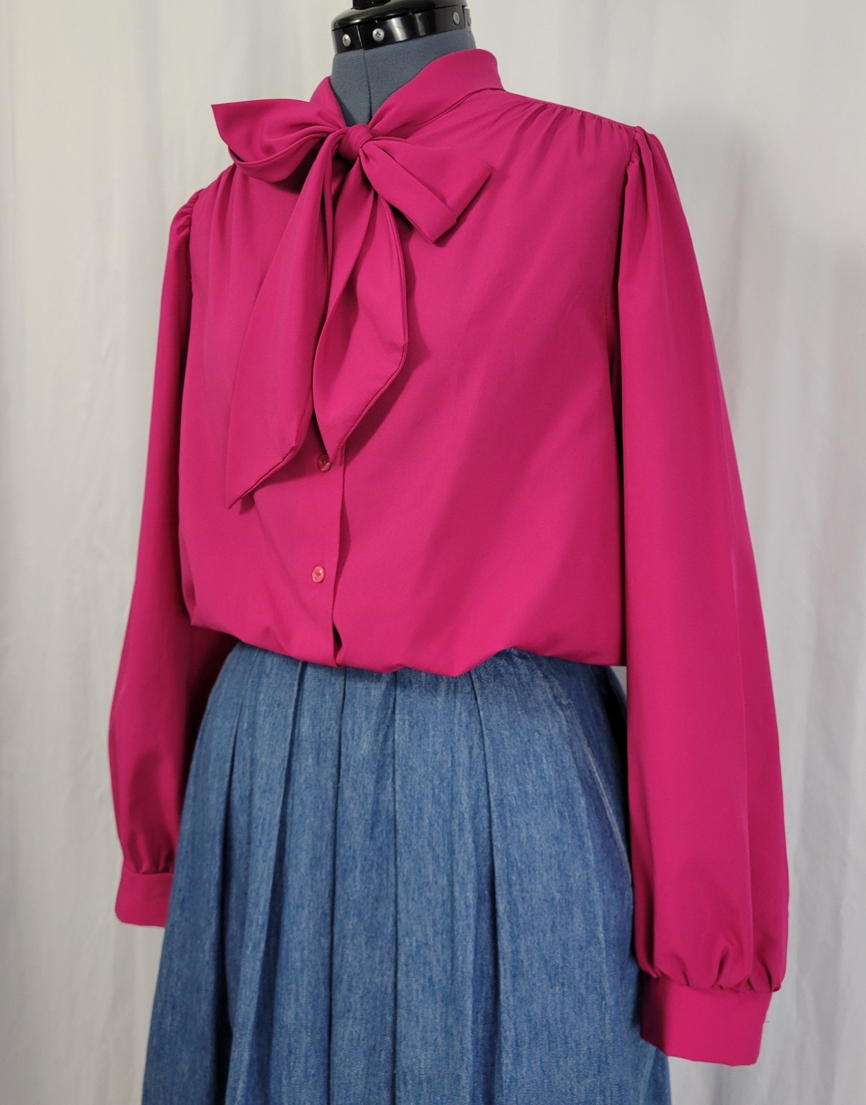 Vintage Judy Bond Magenta Button Down Blouse w Tie Collar Size 18