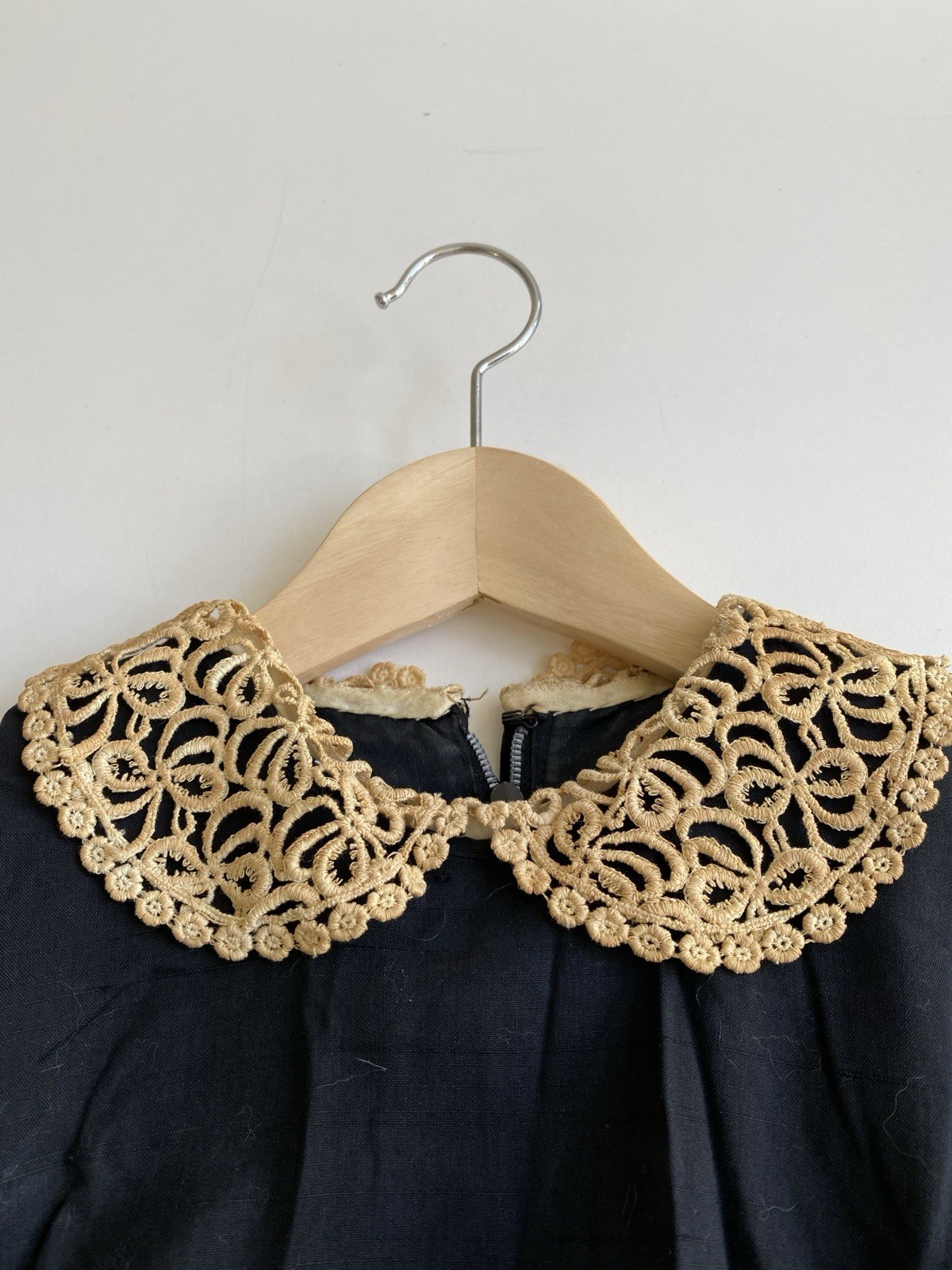 True Vintage 50s S Maggi Stover Peter Pan Lace Collar Dress Pleated Black
