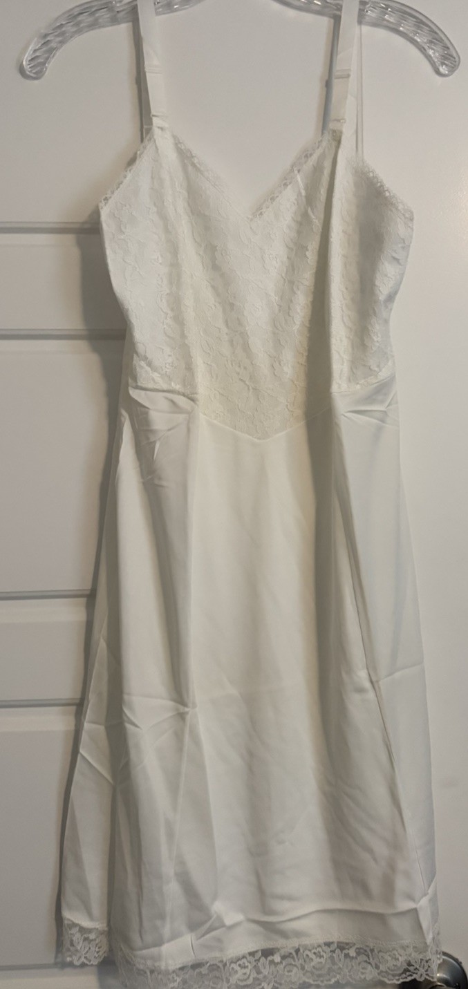 Vintage Du Pont Acele Size 36 Regular White Short Proportioned Slip Lace USA