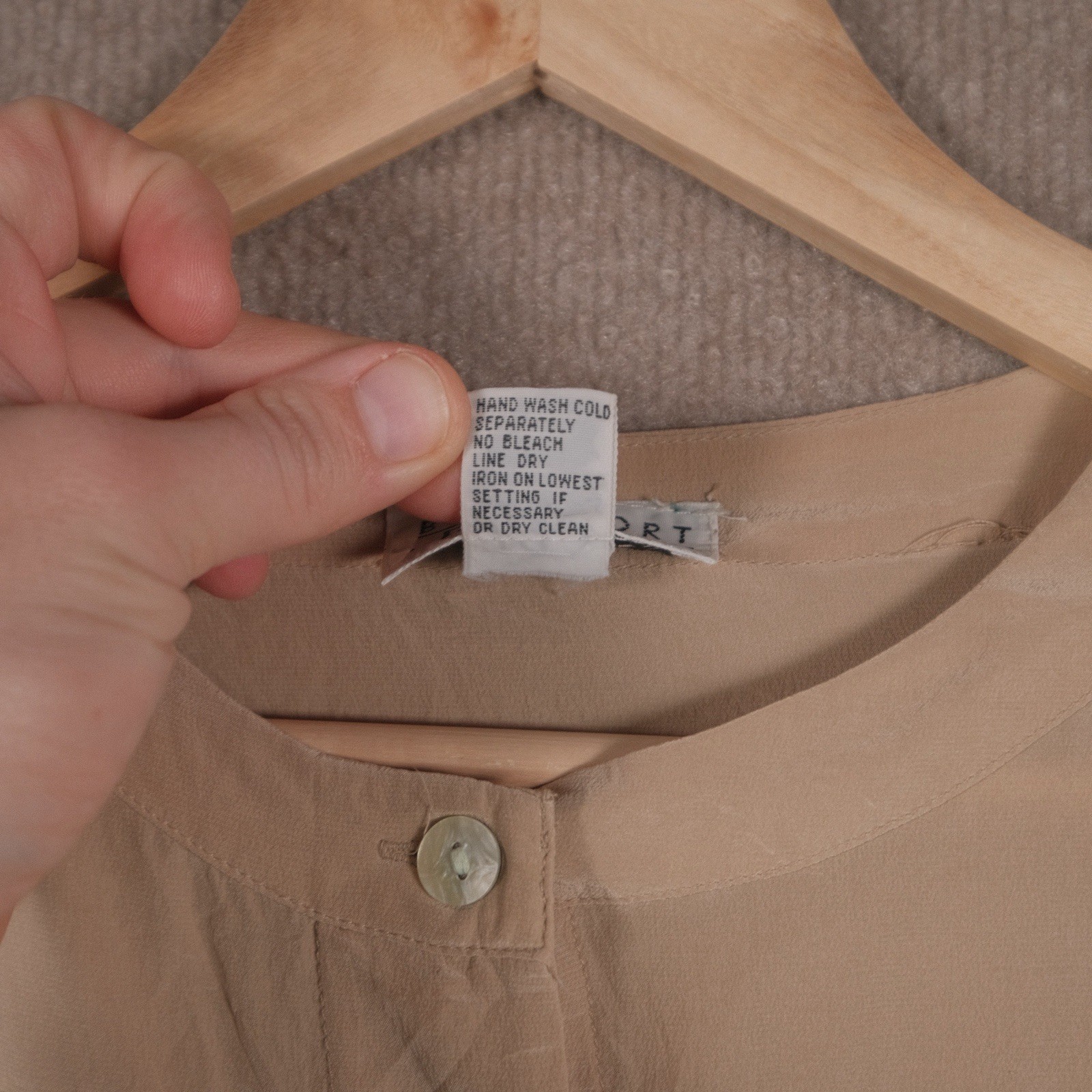 Vintage Blass Port By Bill Blass Women’s 100% Silk Shirt Band Collar Beige S