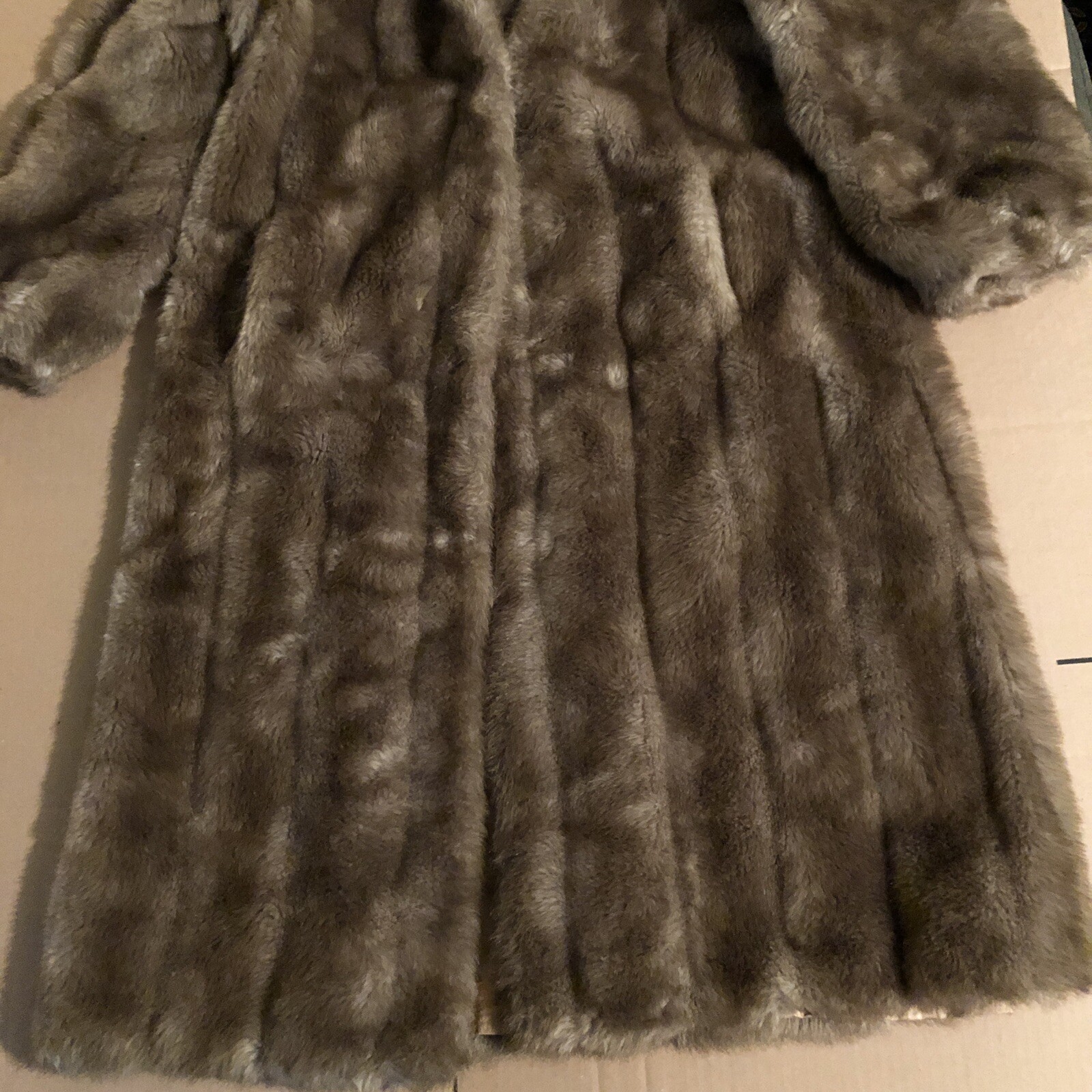 Vintage Faux Fur Ladies Coat Heavyweight Made In USA *Missing 2 Loops For Hooks