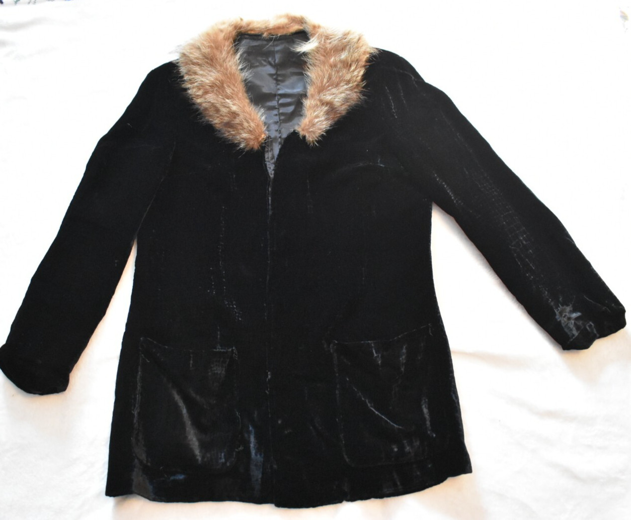 DESTROYED Whimsigoth Vintage National Board Coat & Suit Industry Velvet/Fur coat