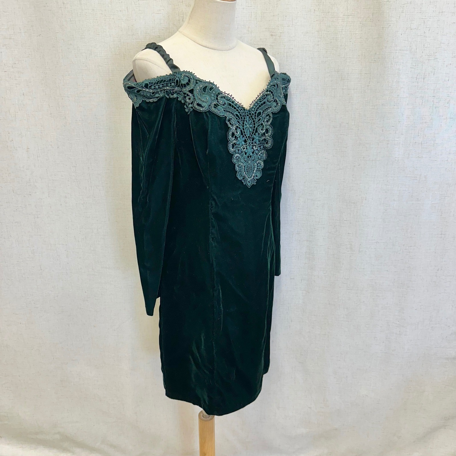 Moda International Emerald Green Velvet Lace Cold Shoulder Goth Dress Size 12