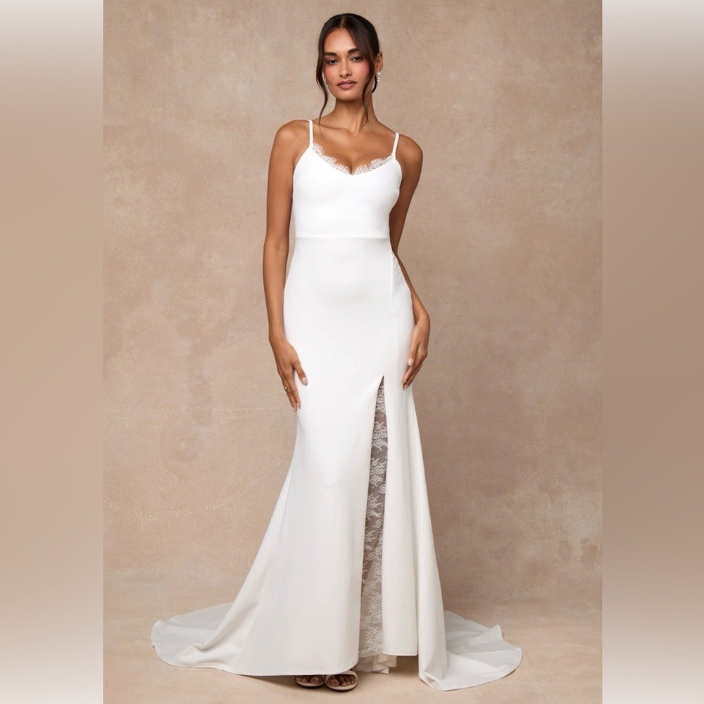 NWT- Esmeralda Bridal Dress *lace in slit removed for a more elegant look*