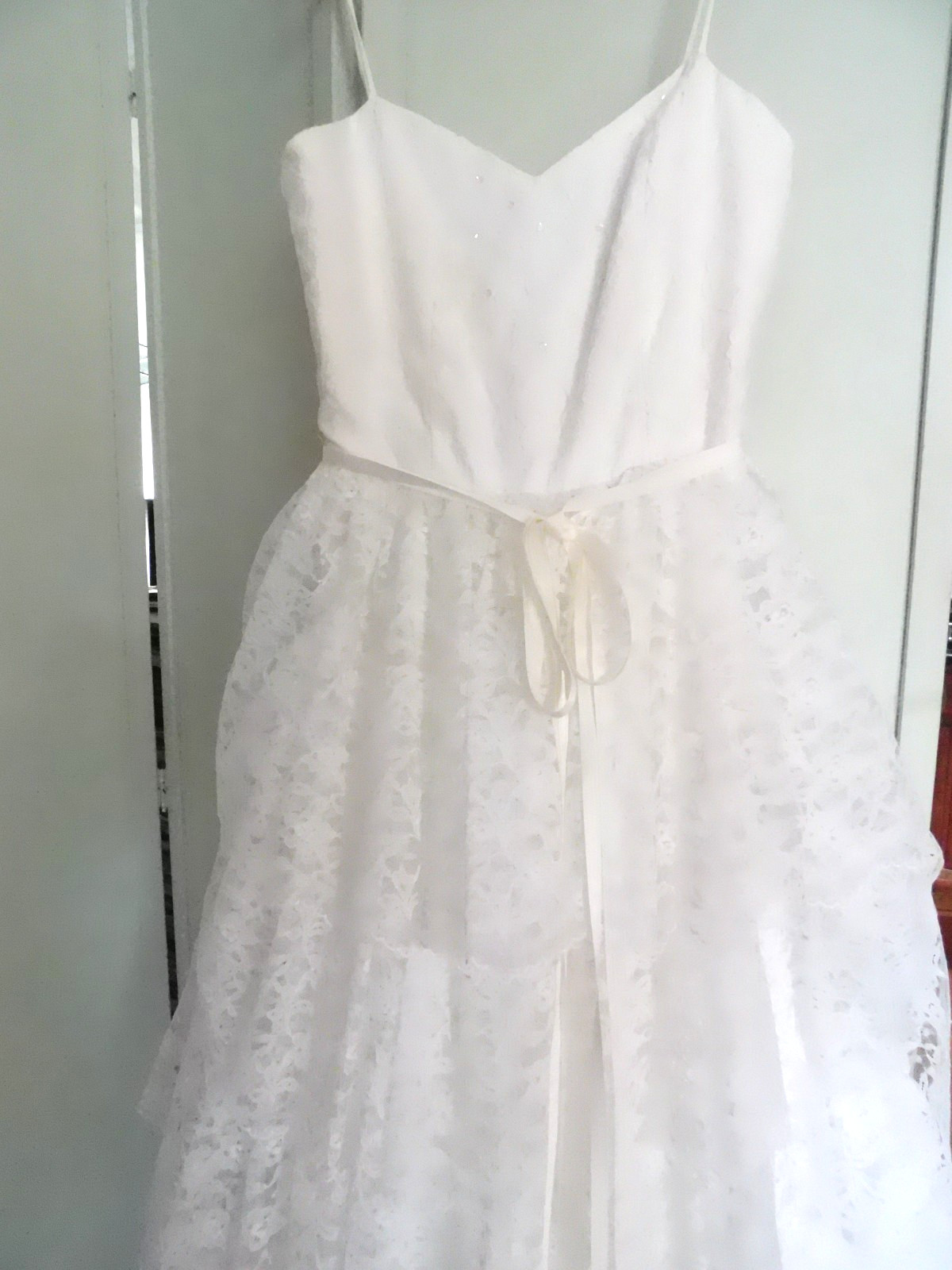 Vintage White Layered Lace Gown Fitted Bodice-Spaghetti Straps Sz 7/8