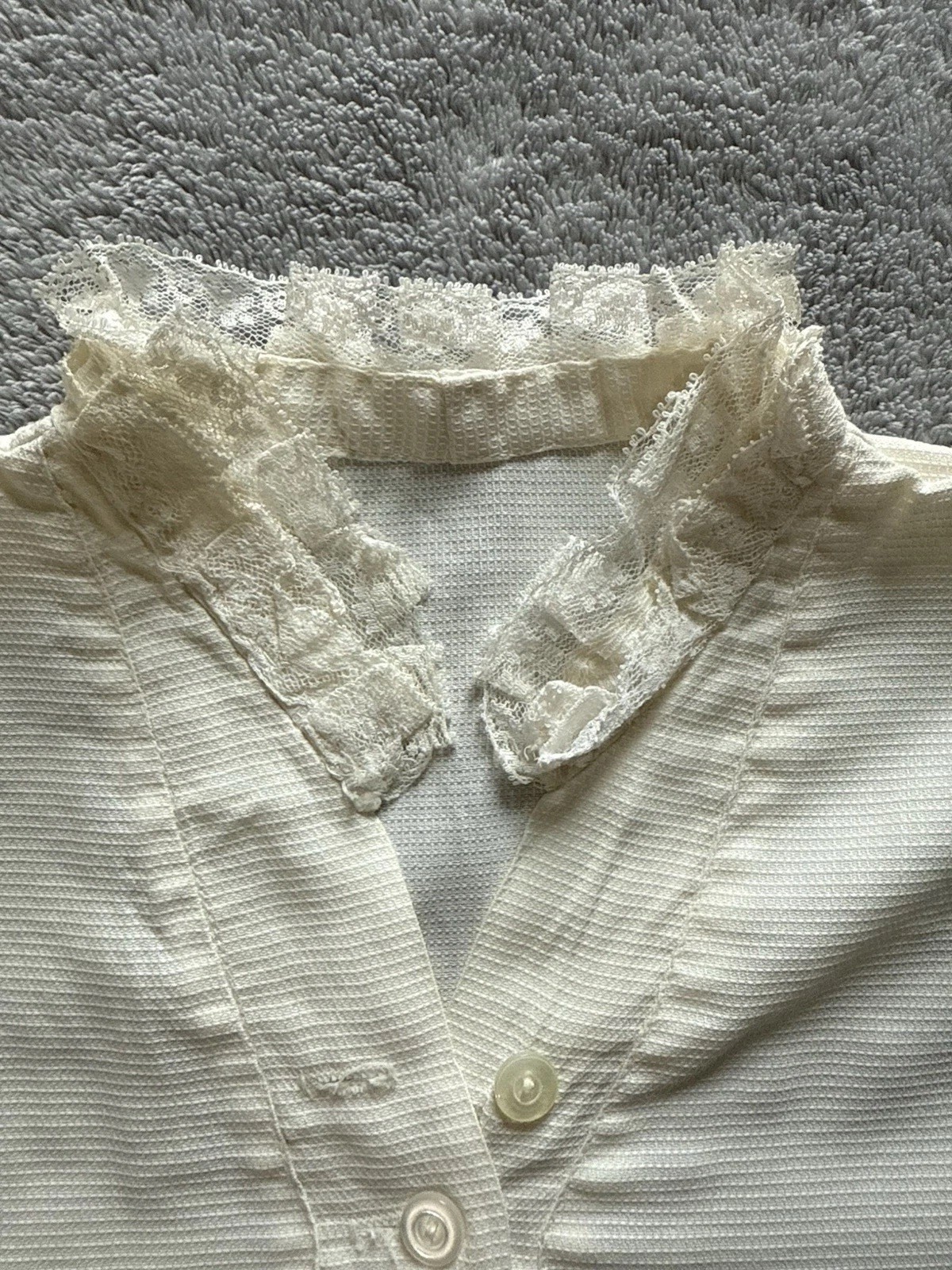 VINTAGE 60s? Women’s White Cropped Button-up Shirt Lace