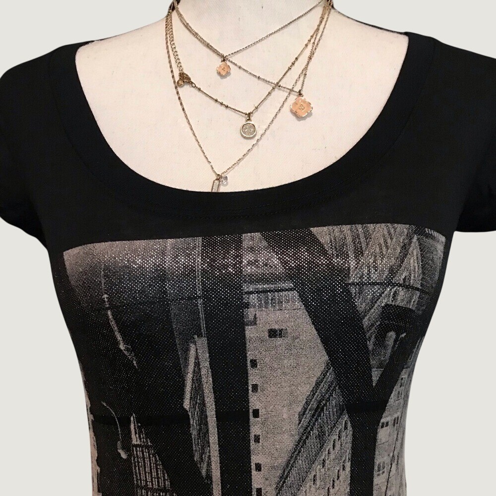 Zenana Outfitters Vintage Y2K Graphic FittedTunic Black & Gray NYC Cityscape Tee