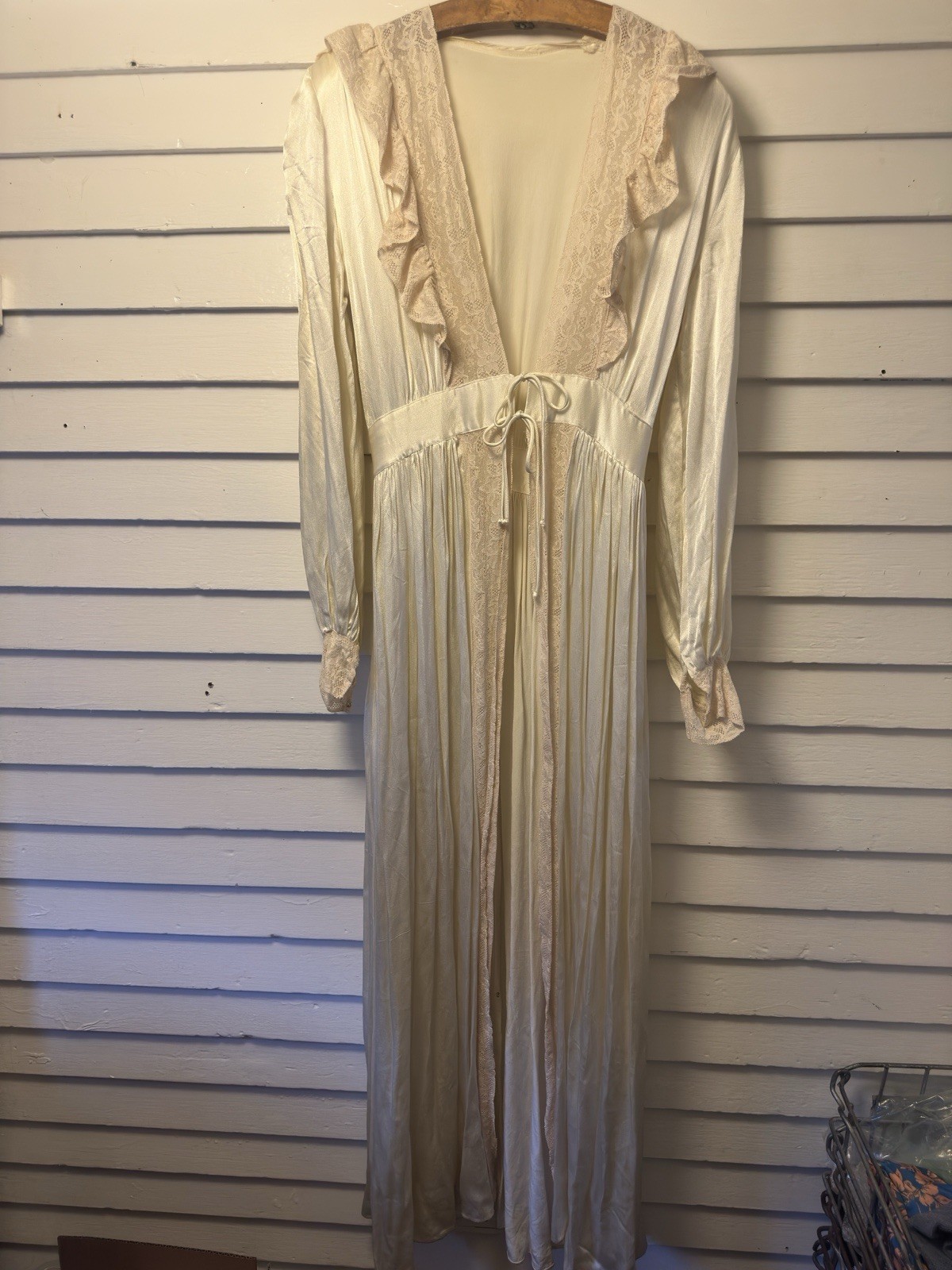 Vintage 1940s Styled by Tula Of Narco Ivory Liquid Satin Robe/Peignoir Size S/M