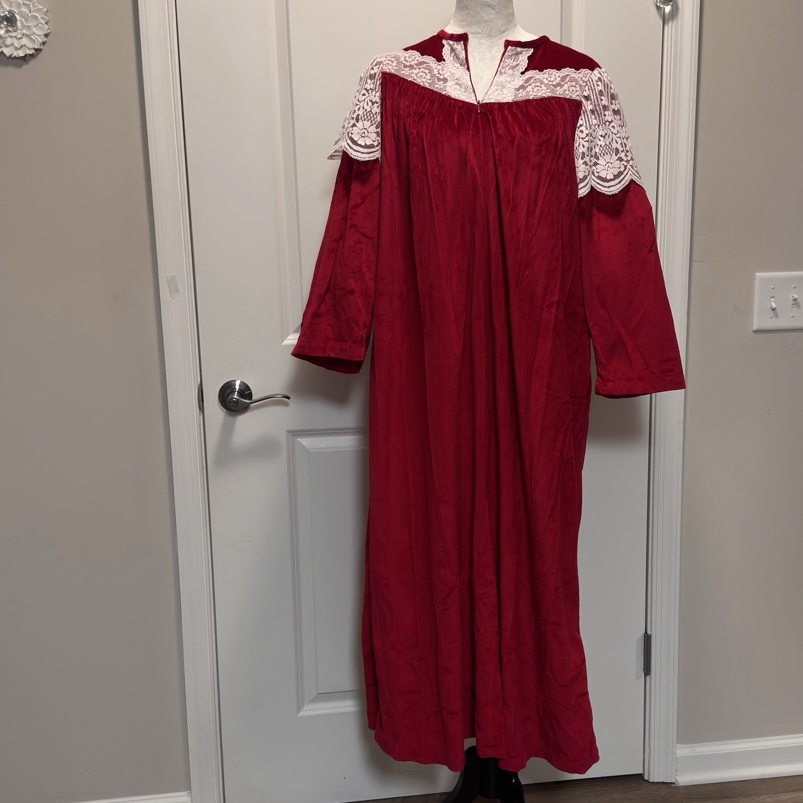 Vtg Brandywine Red Velvet Velour 1/2 Zip Robe Victorian House Coat, Large 1970s
