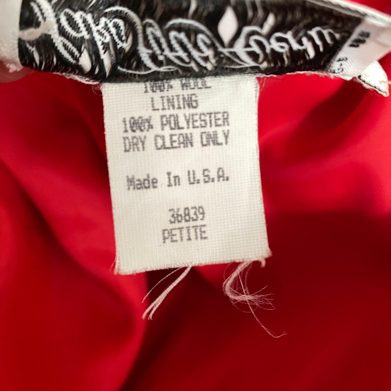 Valentino Intimo 100% Wool Red Robe Velvet Collar Lined Petite SAKS Vintage