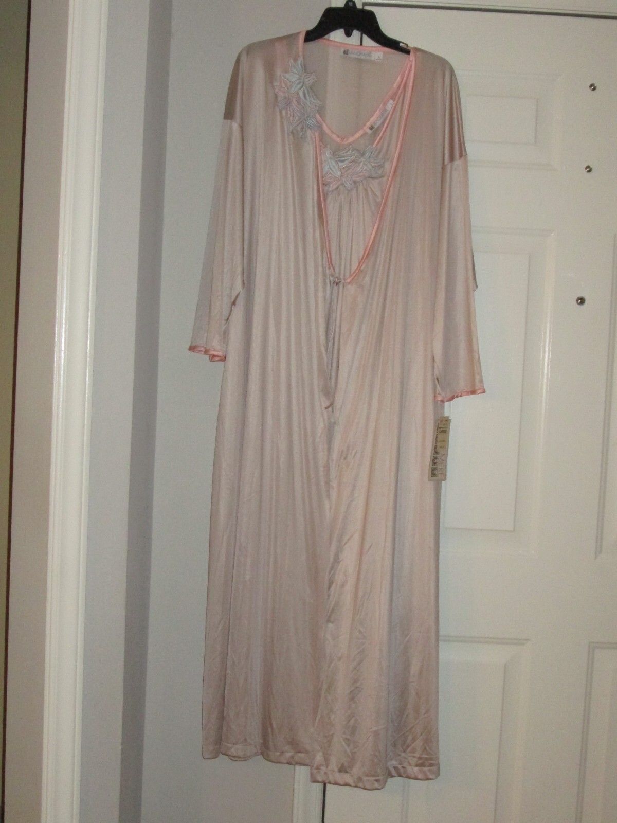 Vintage Vandemere Floral Satin Robe Belted Long Sleeve Made in USA Size LG NWT