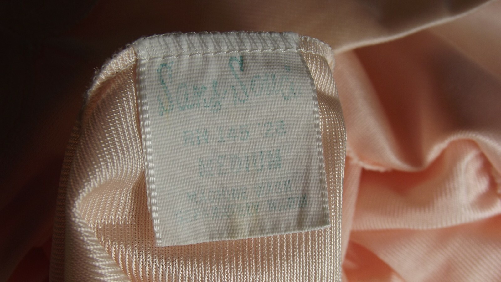 SAN SOUCI VINTAGE ROBE Short House Coat – PEACH SIZE MEDIUM – Button Up Lace