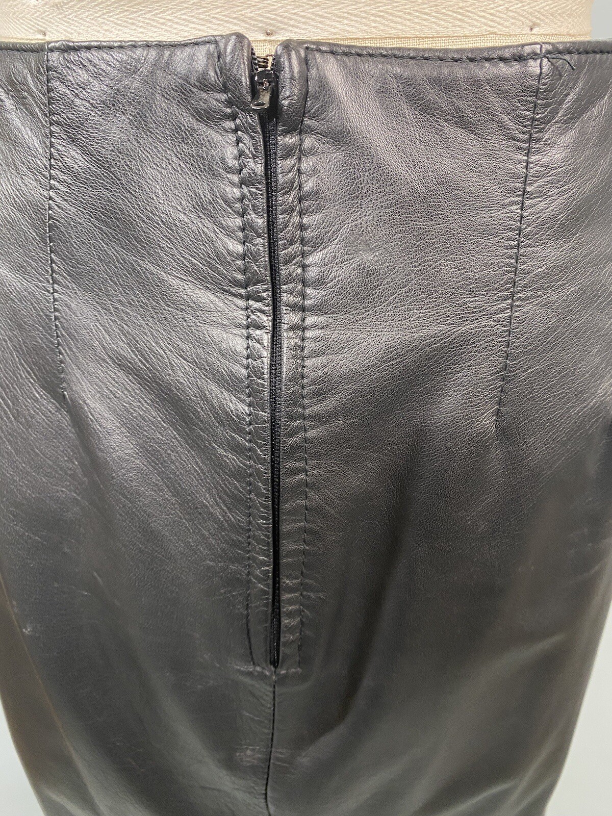 Vintage Leather Skirt SIZE 10 LARGE black midi CEDARS 80s 90s pencil wiggle