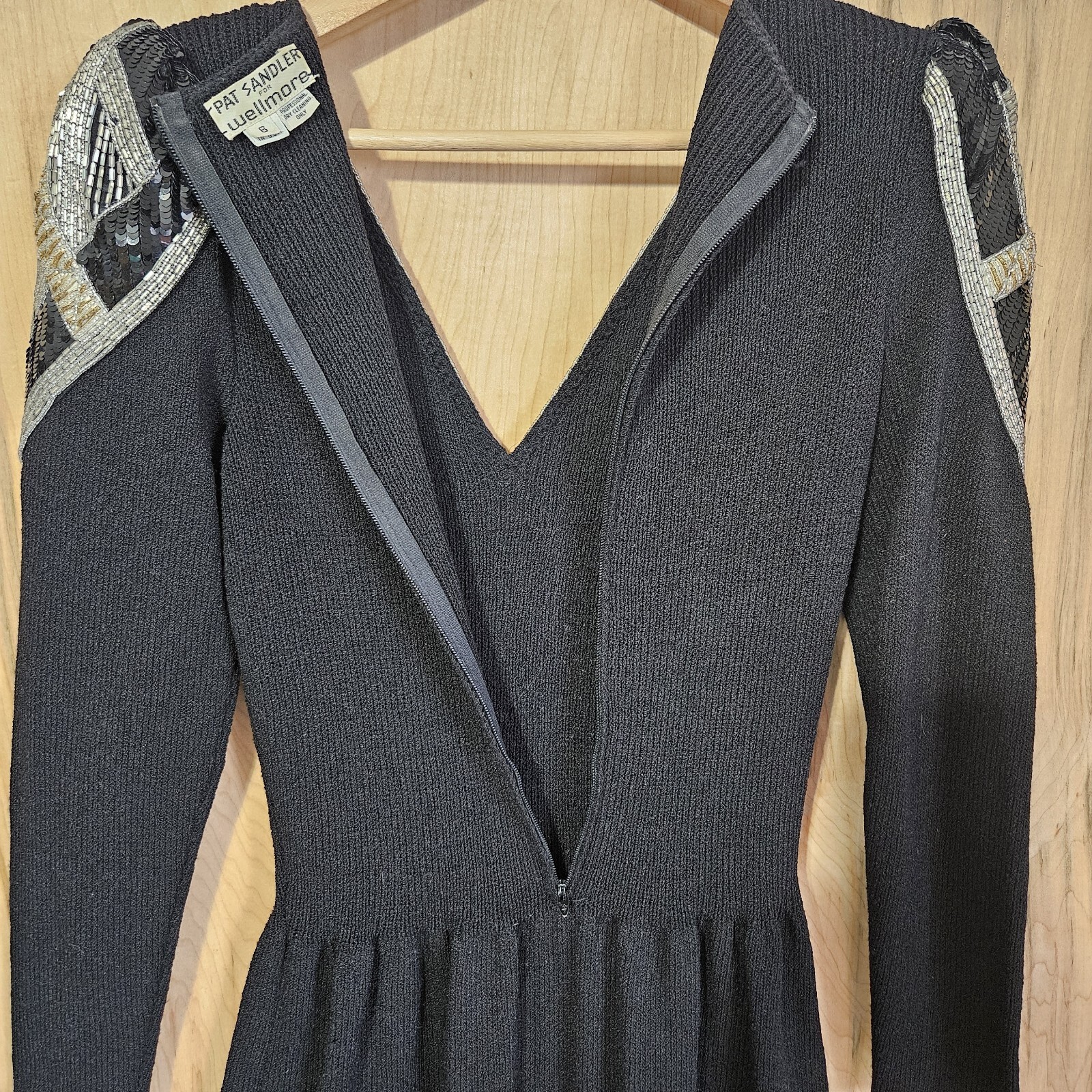 Pat Sandler for Wellmore Vtg 70s Wmns Sz 6 V Neck Sequin Accent Sweater Dress