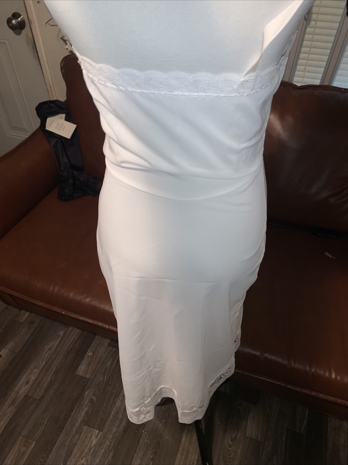 Vintage Dupont Antron III Womens Nylon White Full Slip NWT 32