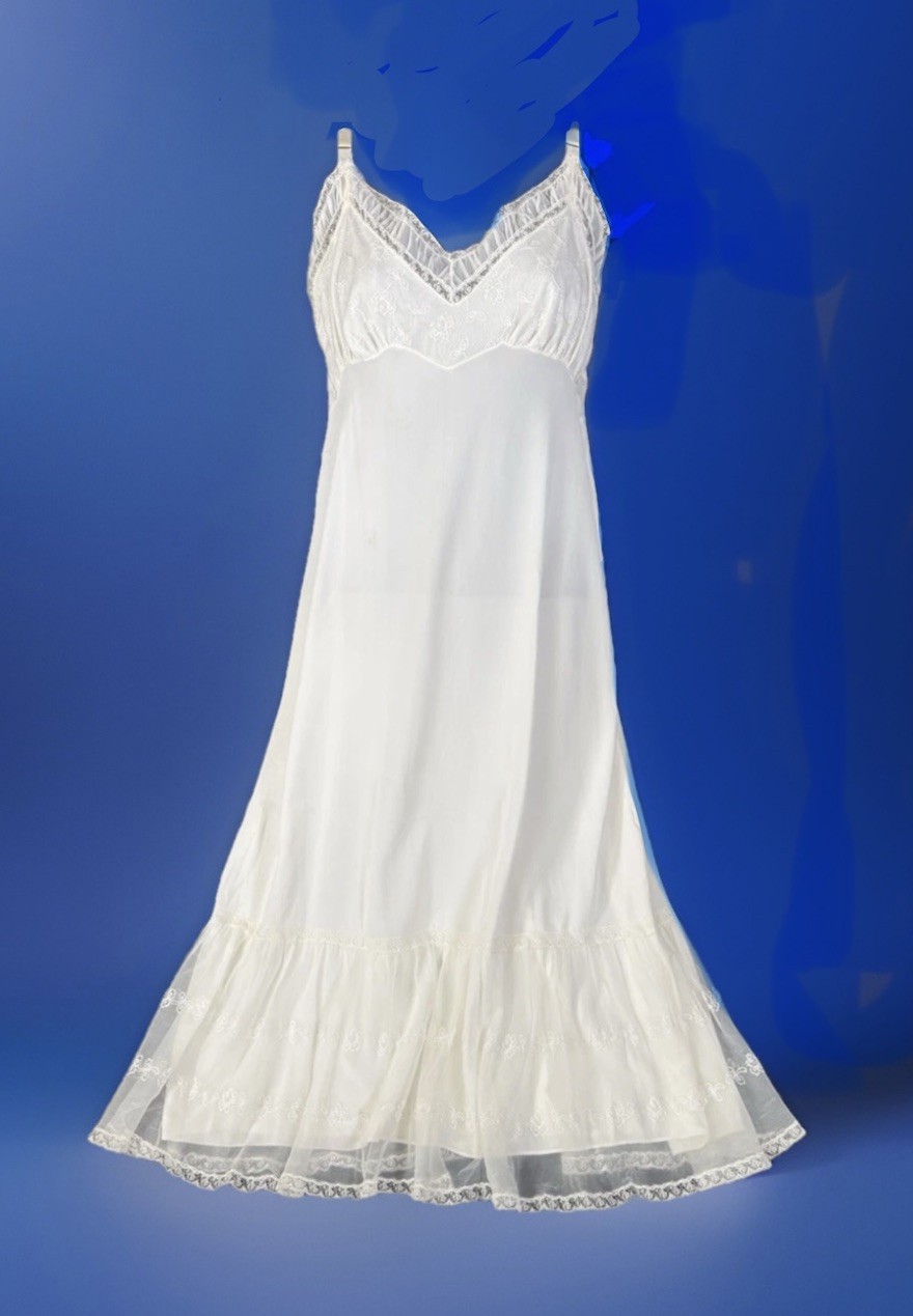 Vintage WHITE FULL SLIP DRESS Nylon 1950’s Pin Tucks Marilyn Monroe Sz S-M *