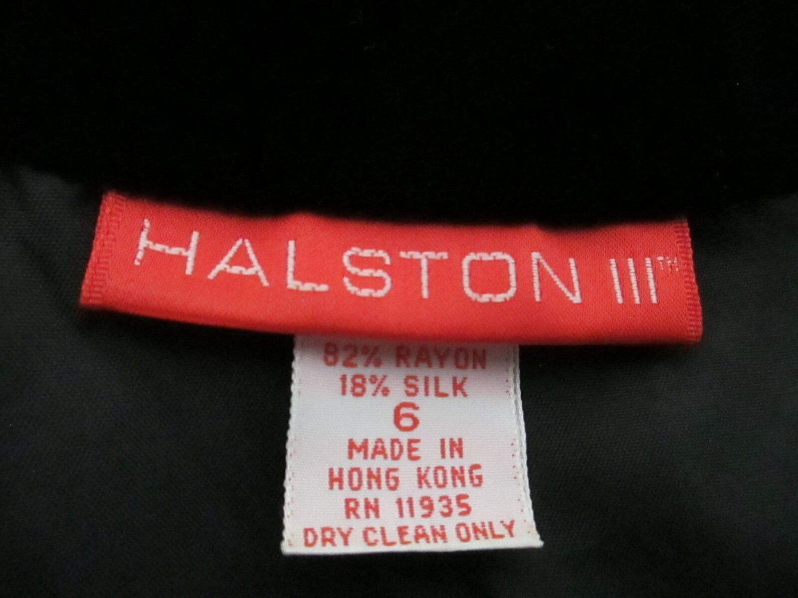 VINTAGE HALSTON III / HONG KONG 🌸 SIZE 6==BLACK / VELVET / LONG SLEEVE DRESS