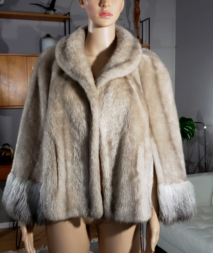 Regina Glenara By Glenoit Vintage Designer Taupe Blonde Faux Fur Cape