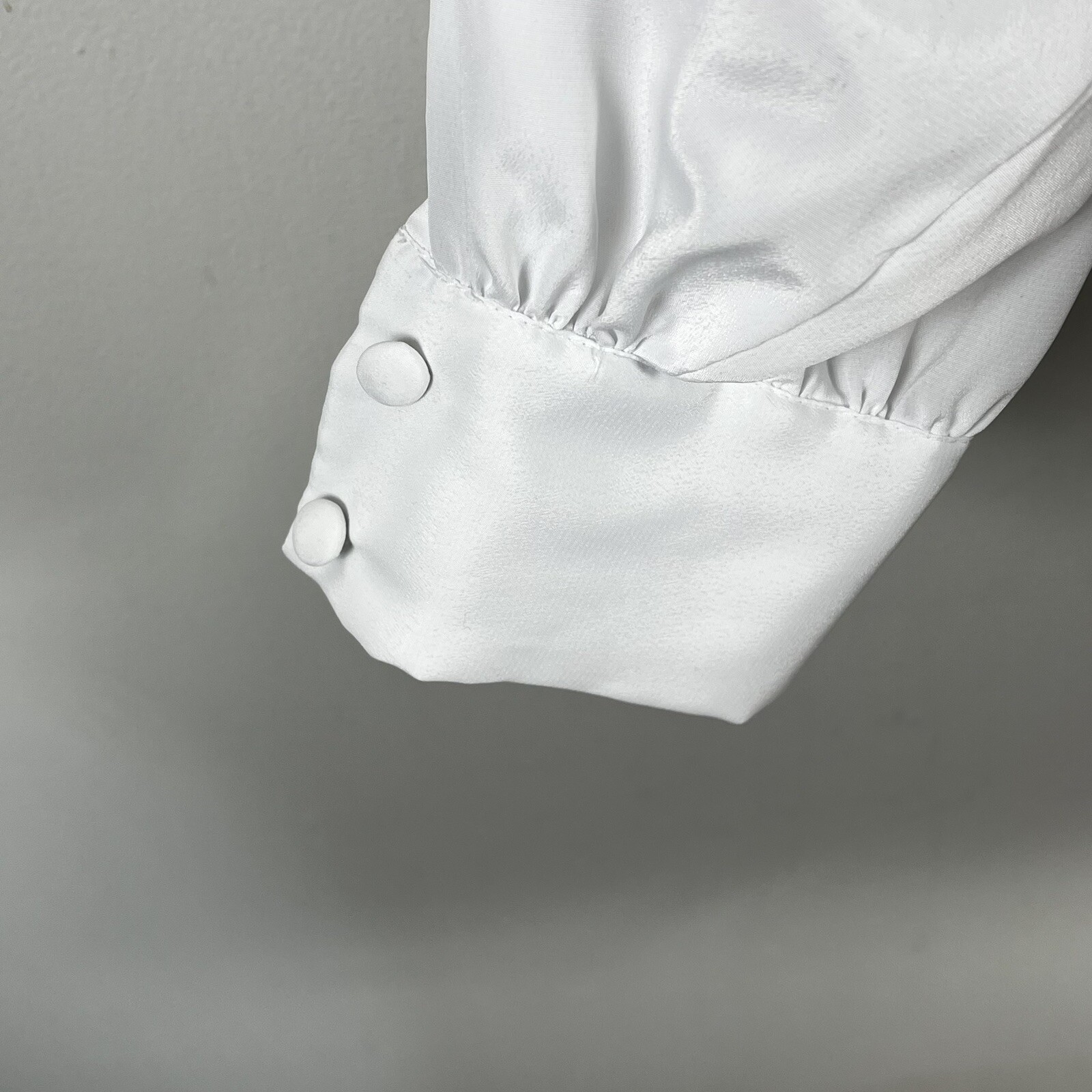 E.H. Woods White Bow Blouse sz 14 Button Up Parisian Minimalist VINTAGE DU42