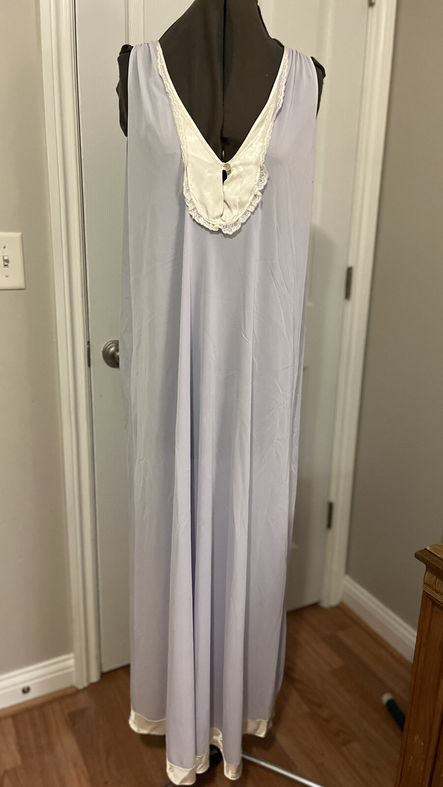 VINTAGE SET 2-PIECE NYLON PEIGNOIR NIGHT GOWN & ROBE PALE PURPLE MEDIUM