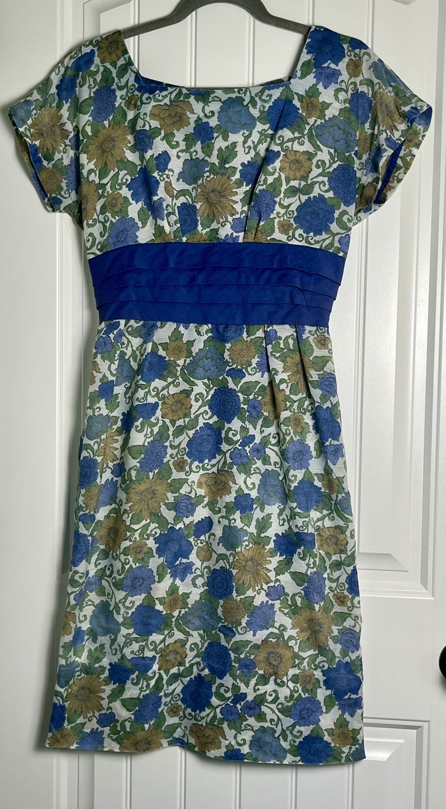 Late 1960s Women’s Small Mod Floral Dress And Matching Cropped Jacket Set VTG