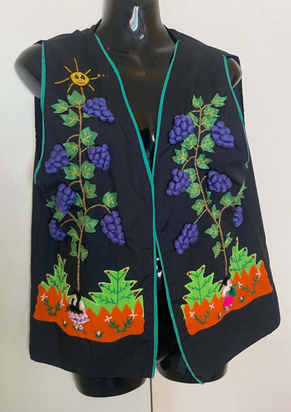 Vintage womens GRAPE VINE 3-D wine Vest Folk Art Ole Peru Imports black S M L os