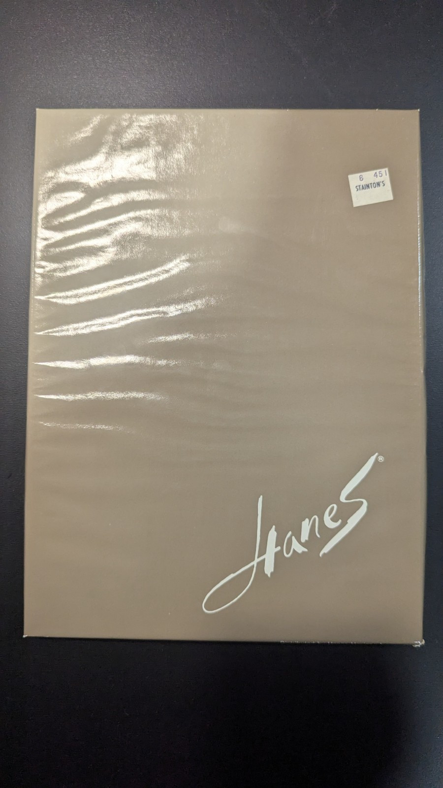 Hanes 530 M Walking Sheer Vintage Nylon Stockings -Town Taupe- 10M – 3 Pairs