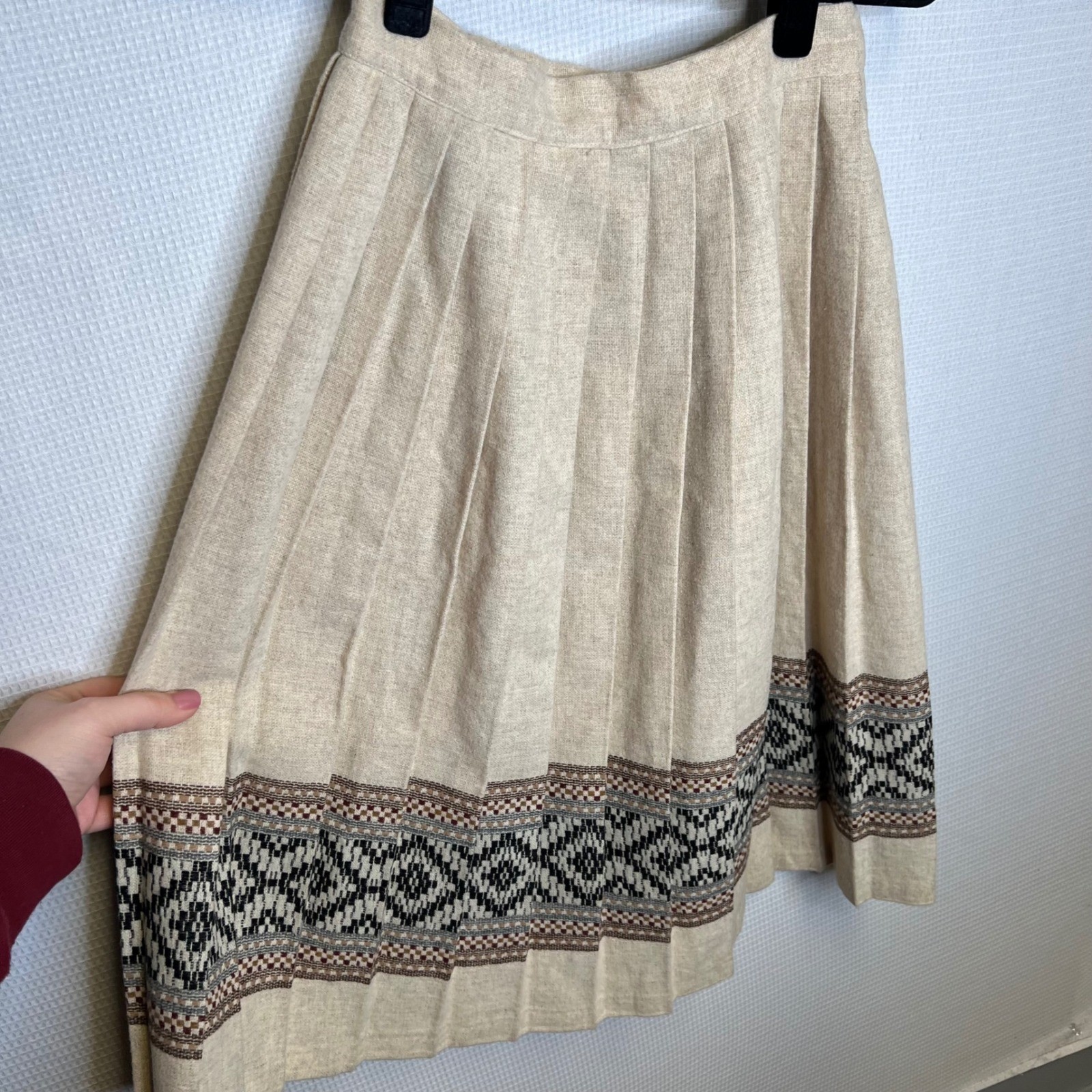 Vintage Oatmeal Beige Pleated Skirt Wool Button Front Geometric Border Size 0