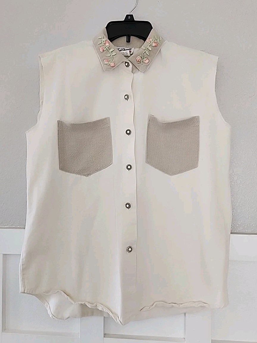 vintage Enchante set of blouse and shorts Ivory Color Size Large Used