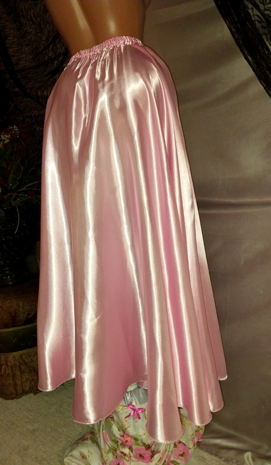 VTG SATIN LIQUID PINK GRAND SWEEP TWIRLY FLARE SKIRT SHINY GLOSSY LUXE SML NEW