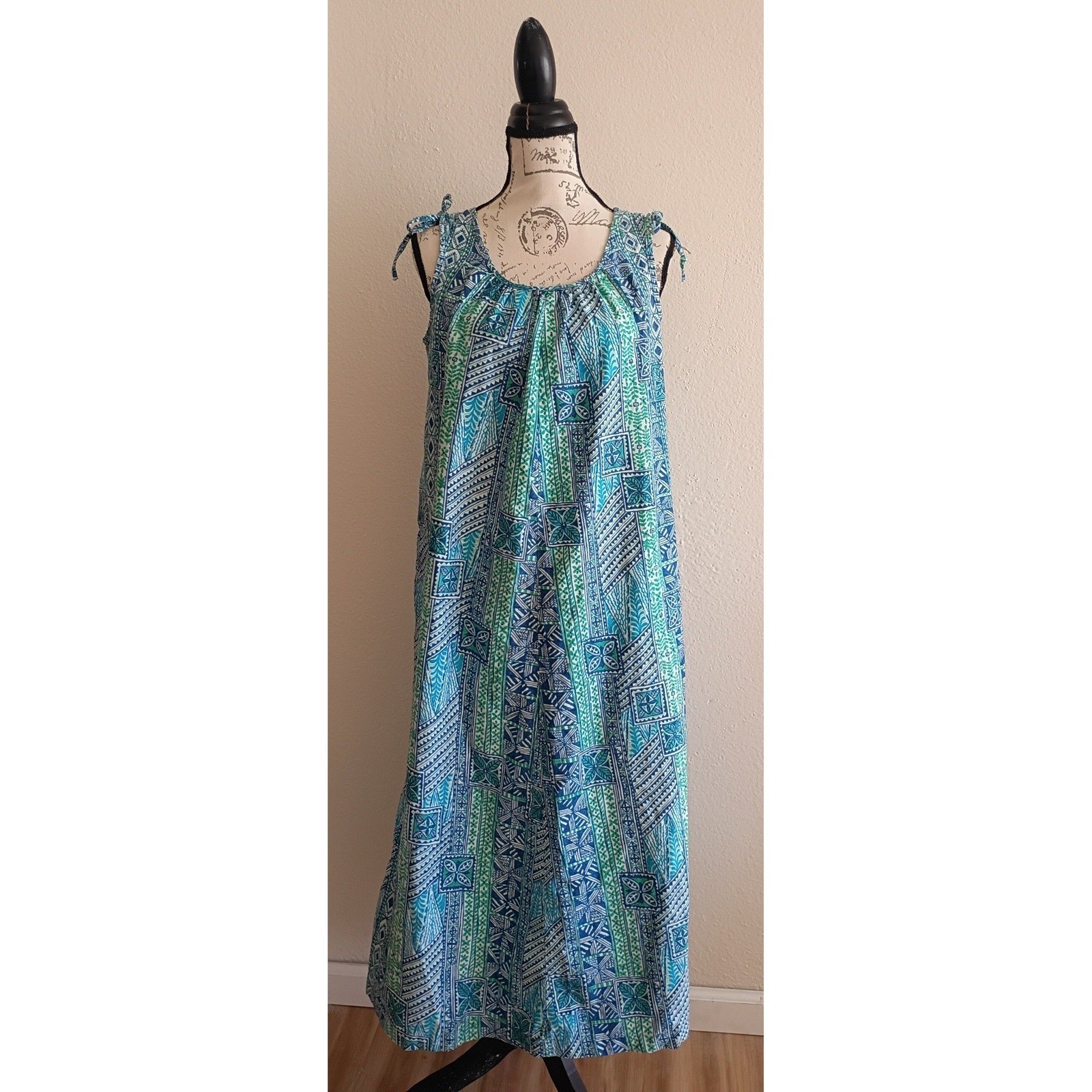 Vintage Hilo Hattie Hawaii Muumuu Dress Blue Green Floral Sleeveless Pockets L