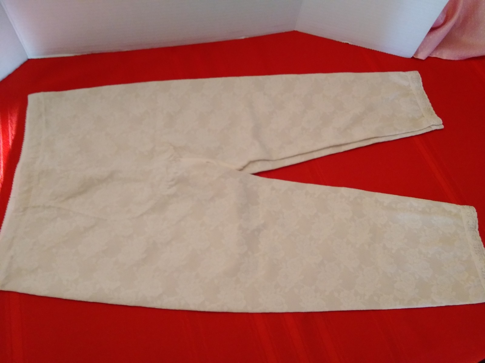 Vintage Crownette Capri Pant Shaper Girdle SZ 32 Light Beige Lace Design Trim