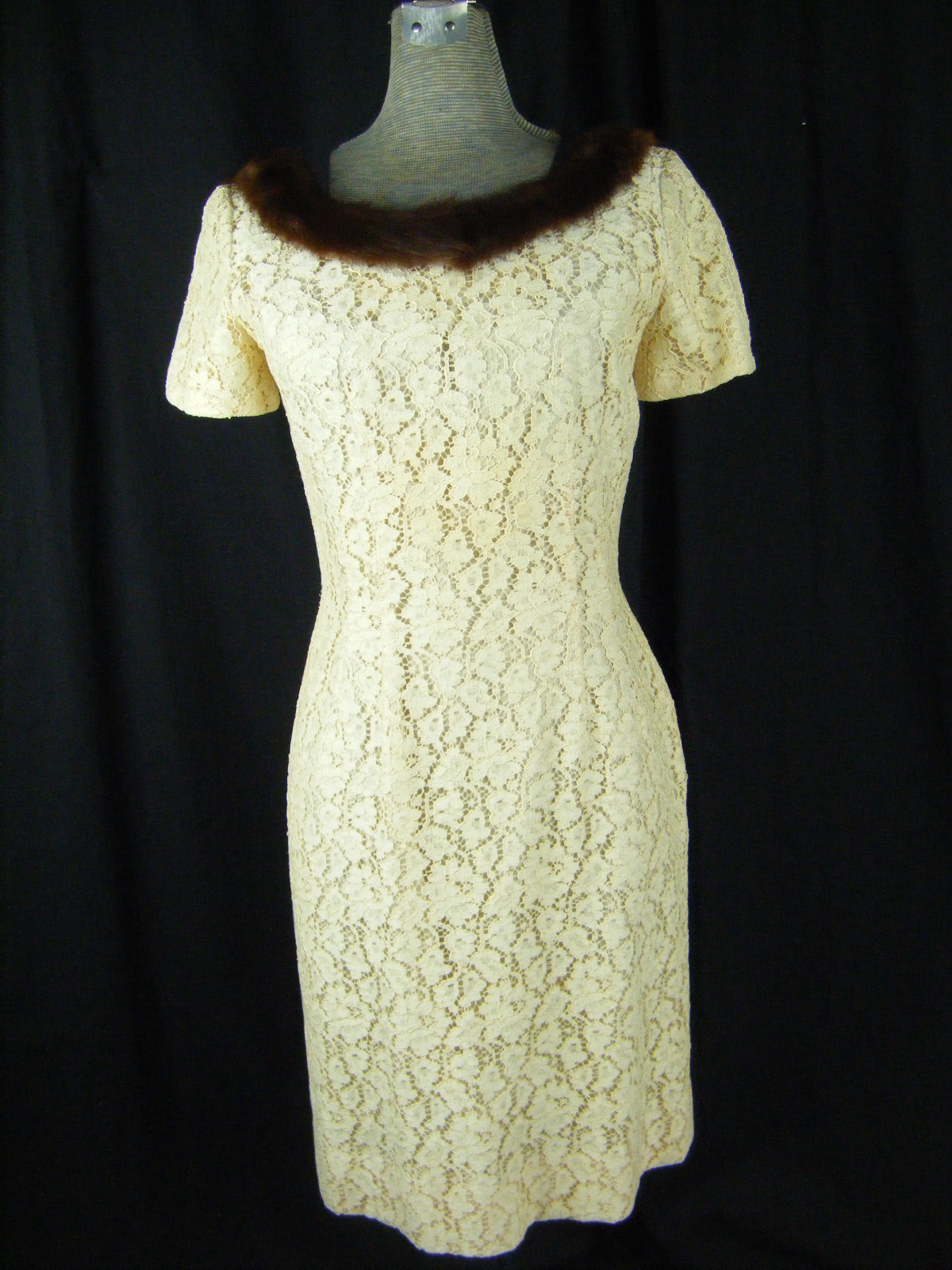 MITZI MORGAN for NEUSTETERS Vtg 50s Cream Lace Dress w/Mink Collar-Bust 36/S