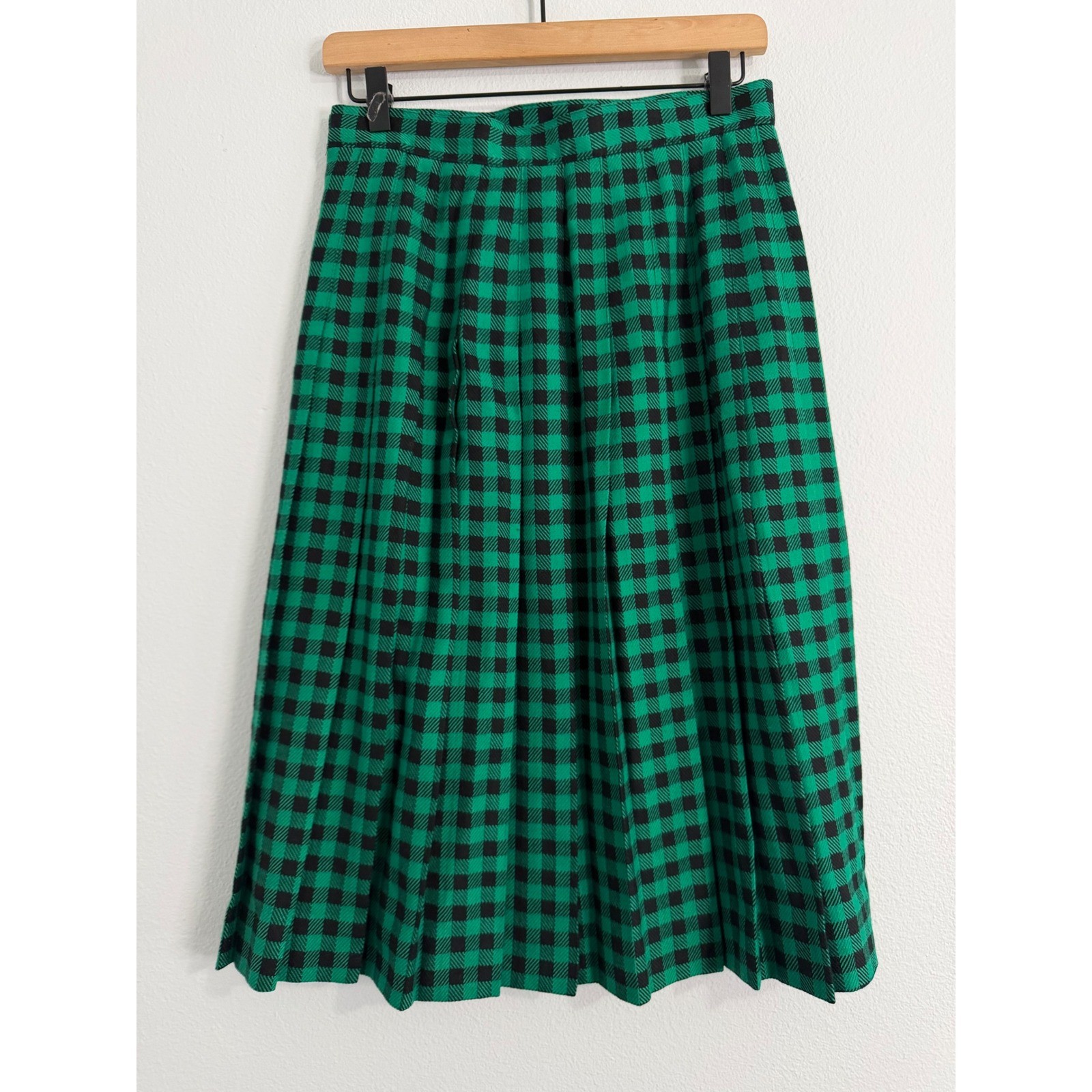 Vintage Micki – 100% Wool Pleated Skirt Green and Black Buffalo Check Plaid