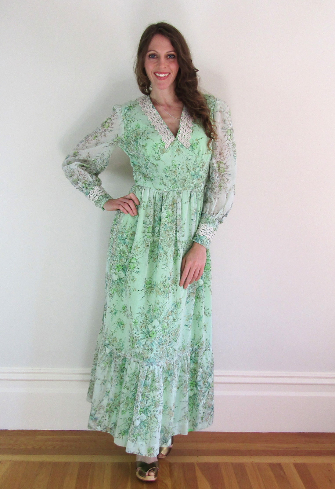 Vtg 70s VICTORIAN PRAIRIE DRESS green maxi FLORAL LACE FESTIVAL