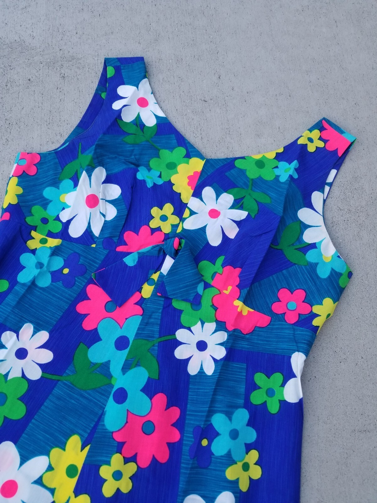 VINTAGE! Made in Hawaii Colorful FLORAL DRESS *See Pics for Measurements*