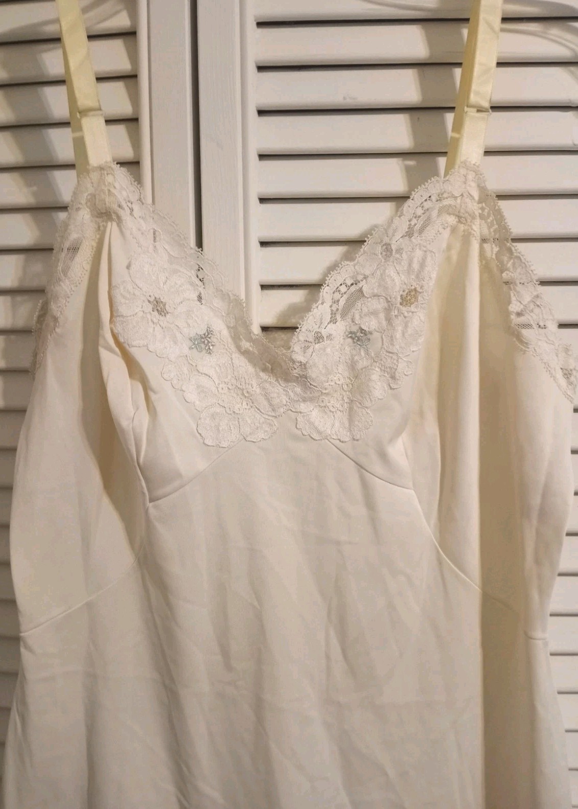 Vintage Shadowline Full Slip Dress Women Sz 32 Short Ivory Lace Trim Rosebuds