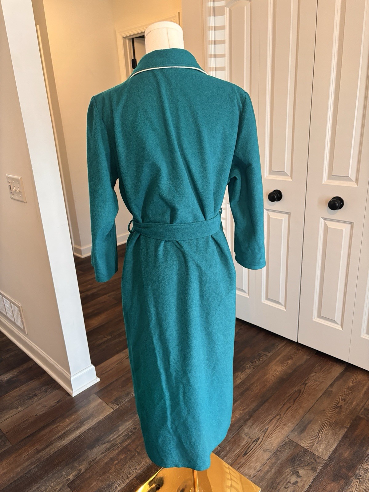 Famous Bodies Vintage Women’s Robe Housecoat Teal Large USA Belt