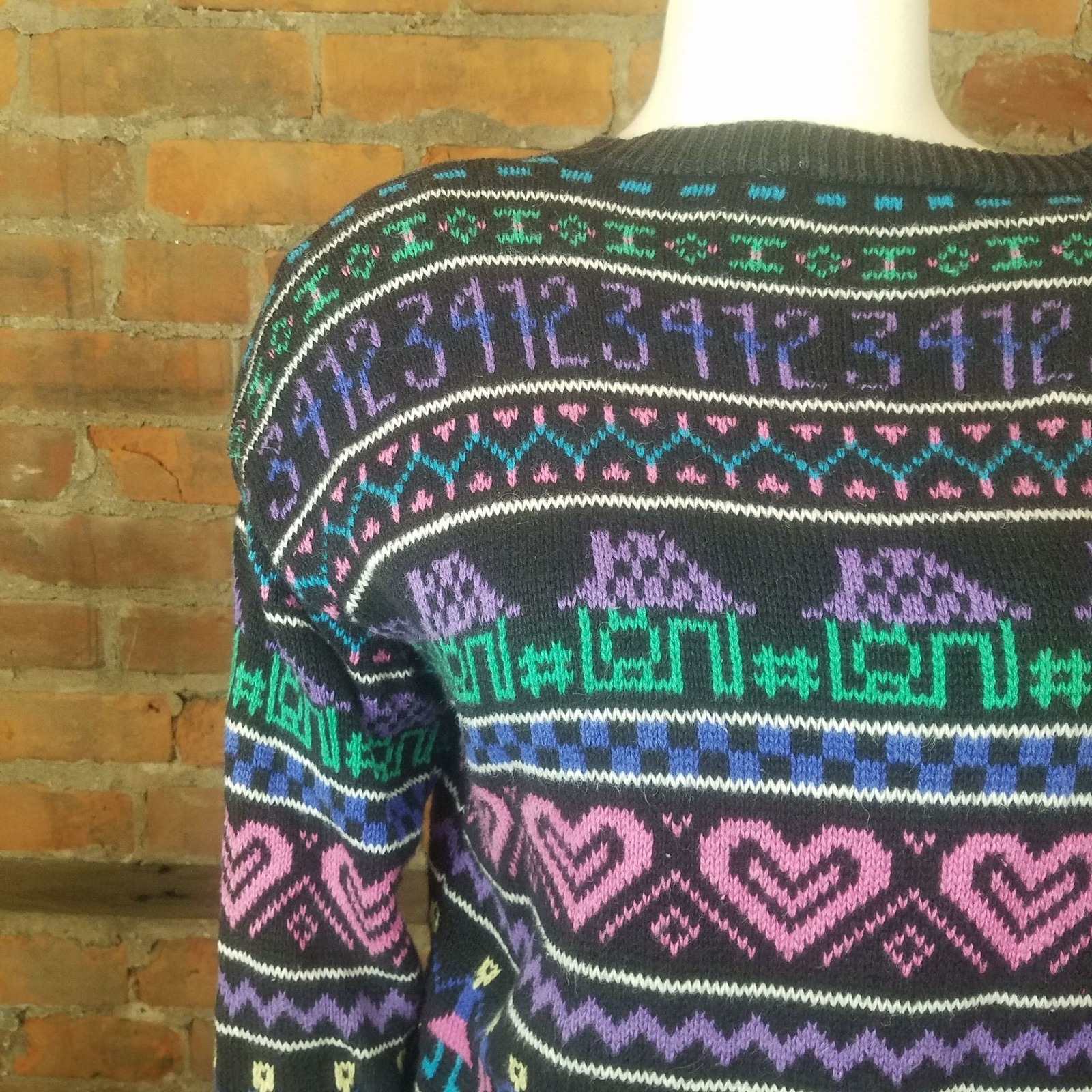 Vintage Northern Isles Pullover Sweater Black with Pink Purple Blue White Sz M