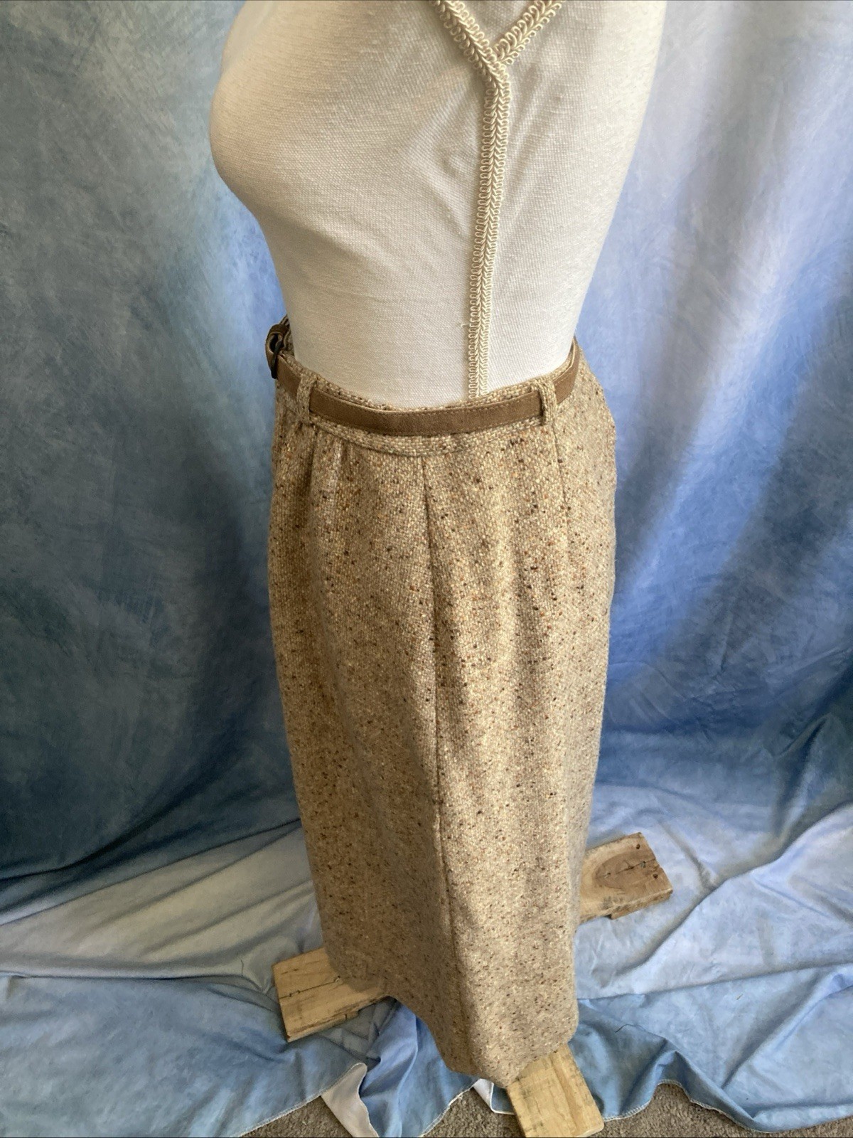 Vintage 70s John Meyer Tweed Midi Skirt Ribbon Hem Beige Wool Blend Size 12