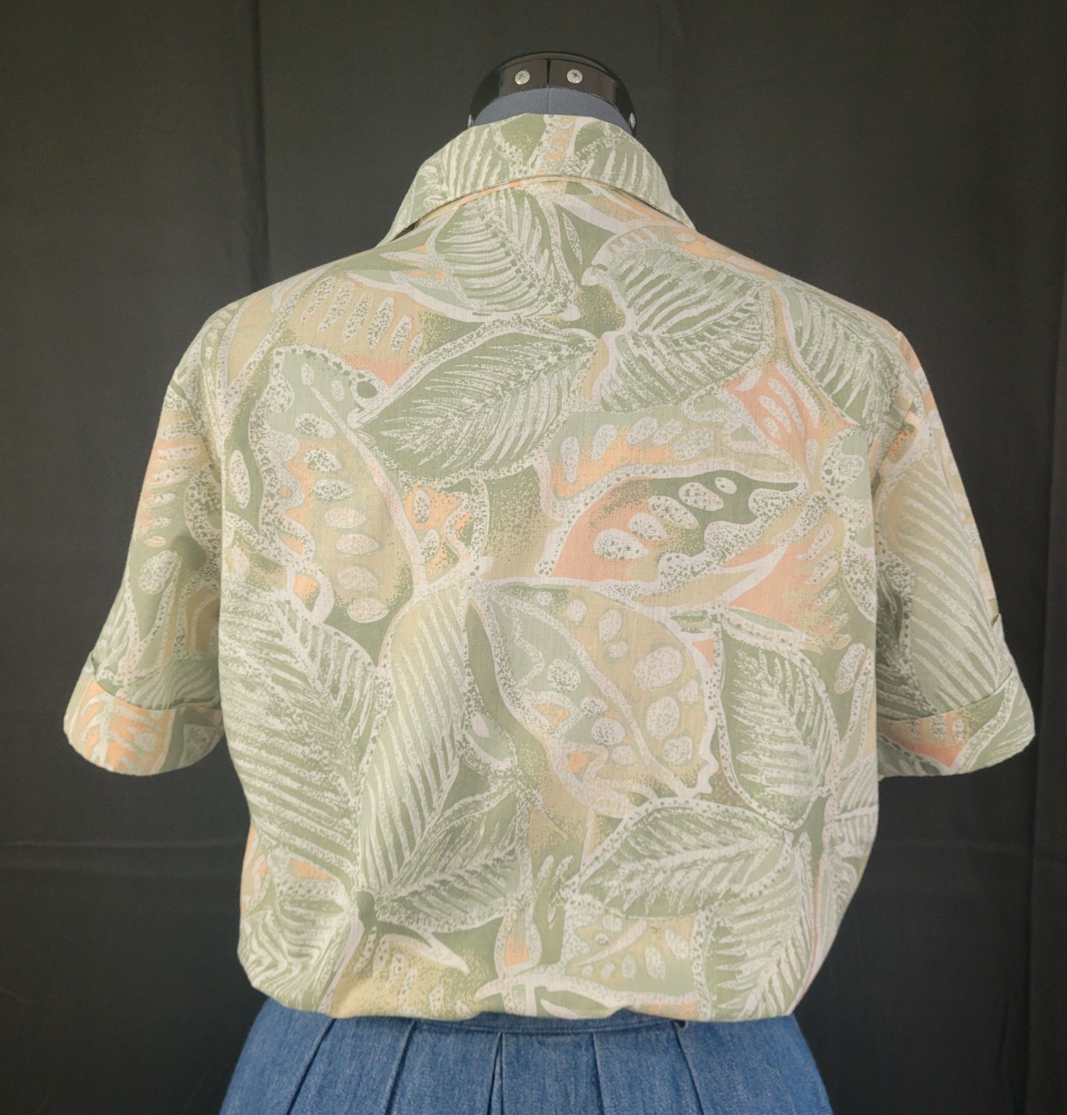 Vintage Alfred Dunner Sage Green/Tan/Peach Leaf Pattern Button Down Size 8