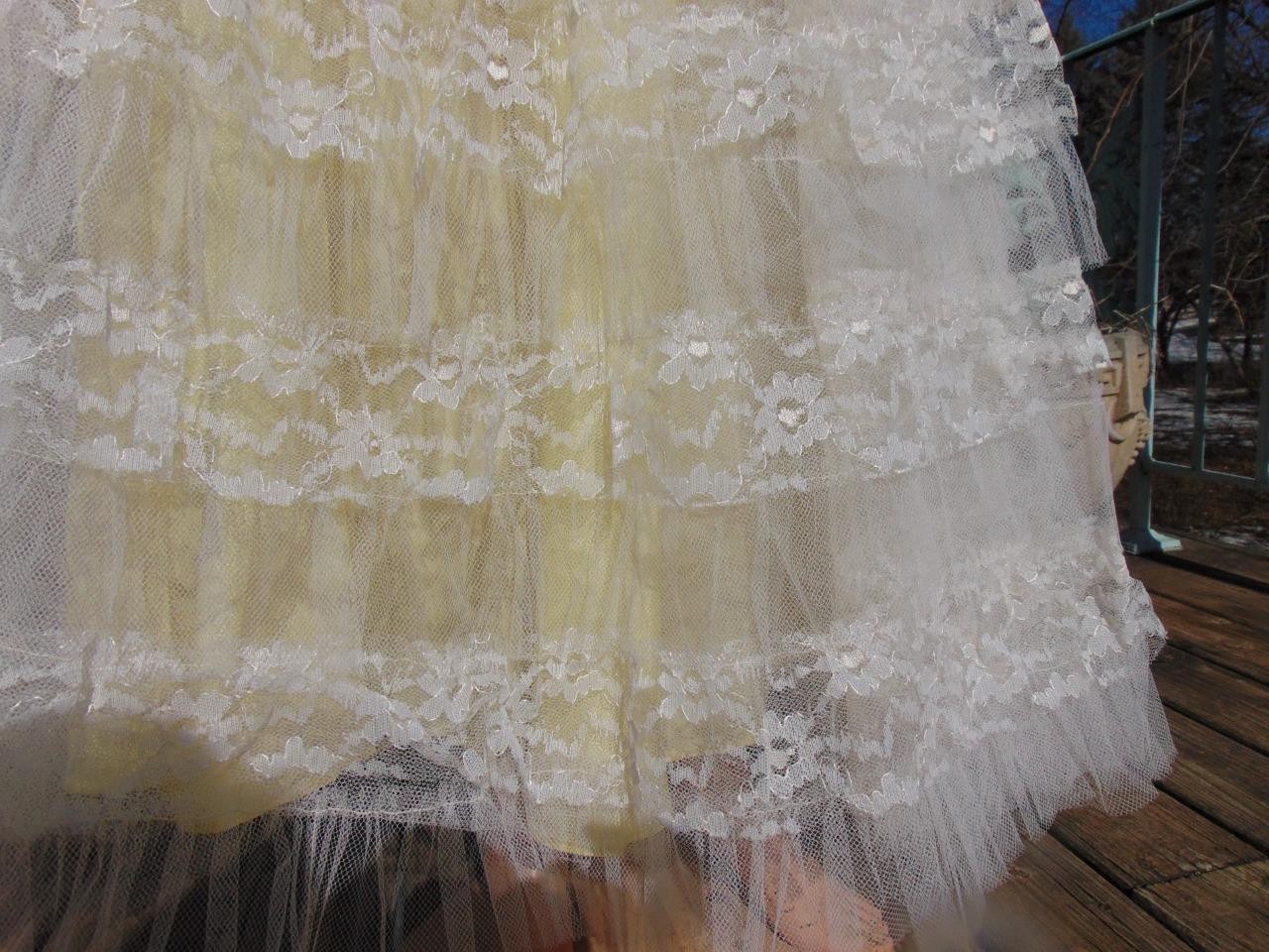 VTG 50s White & Yellow Tulle Chantilly Lace Strapless Prom Dress 24W