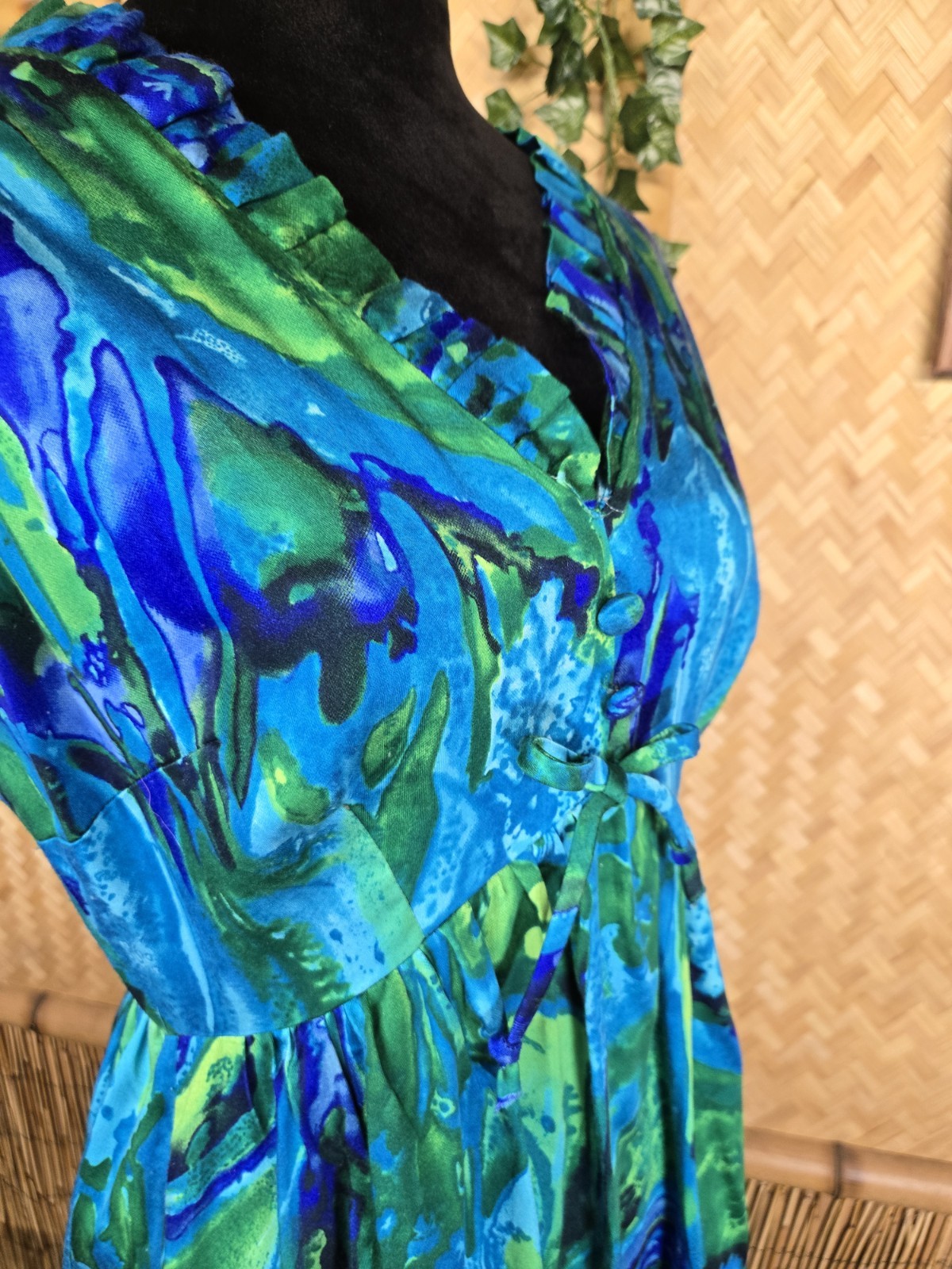 Vintage Waltah Clarke’s Hawaiian Aloha Dress w1283