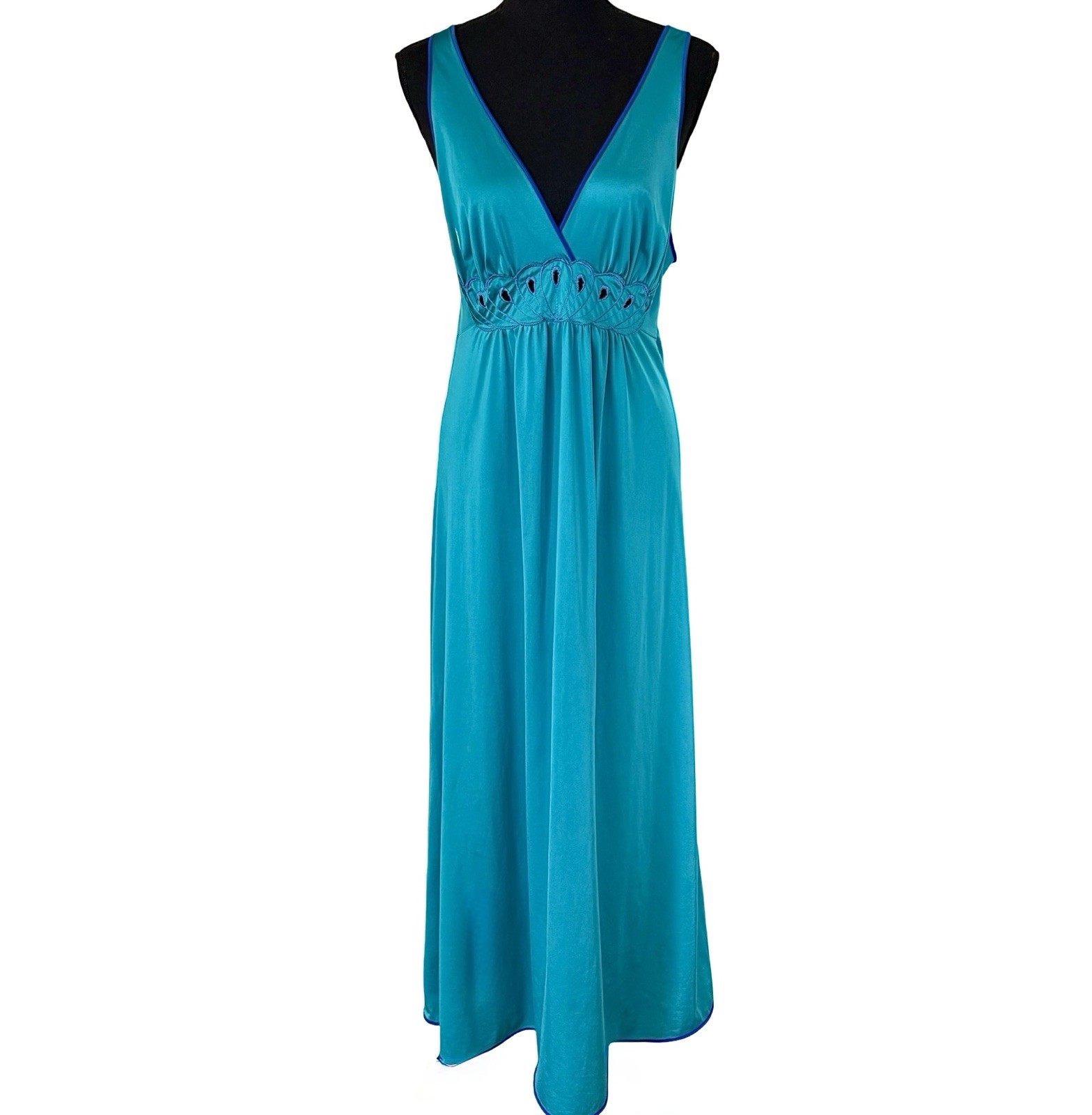 Vintage 70s Shadow Line Turquoise & Purple Embroidered Peacock Nightgown – Small