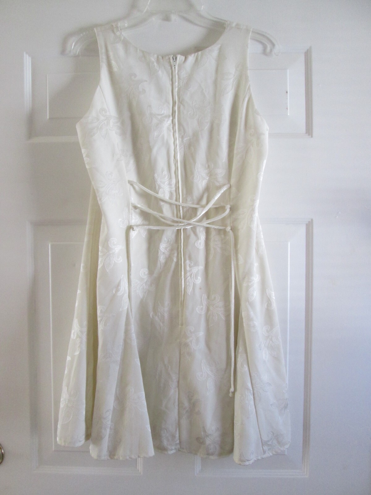 VINTAGE BE SMART IVORY SATIN SHEEN LACE-UP SLEEVELESS PARTY TWIRL DRESS 9/10
