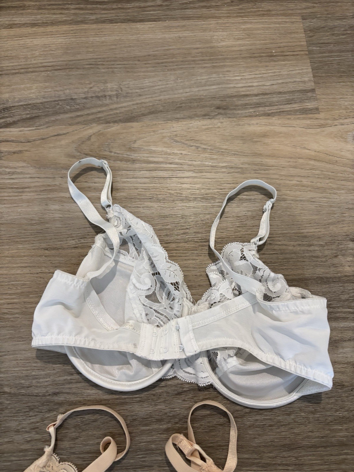 LOT OF 2 Vintage Vanity Fair Size 36C Bra Style 75–075 Lace Criss Cross Beige
